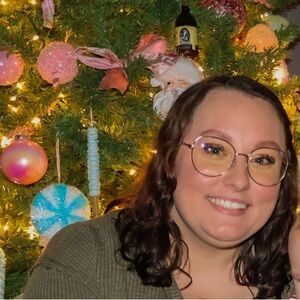 Meet your Posher, Hayley